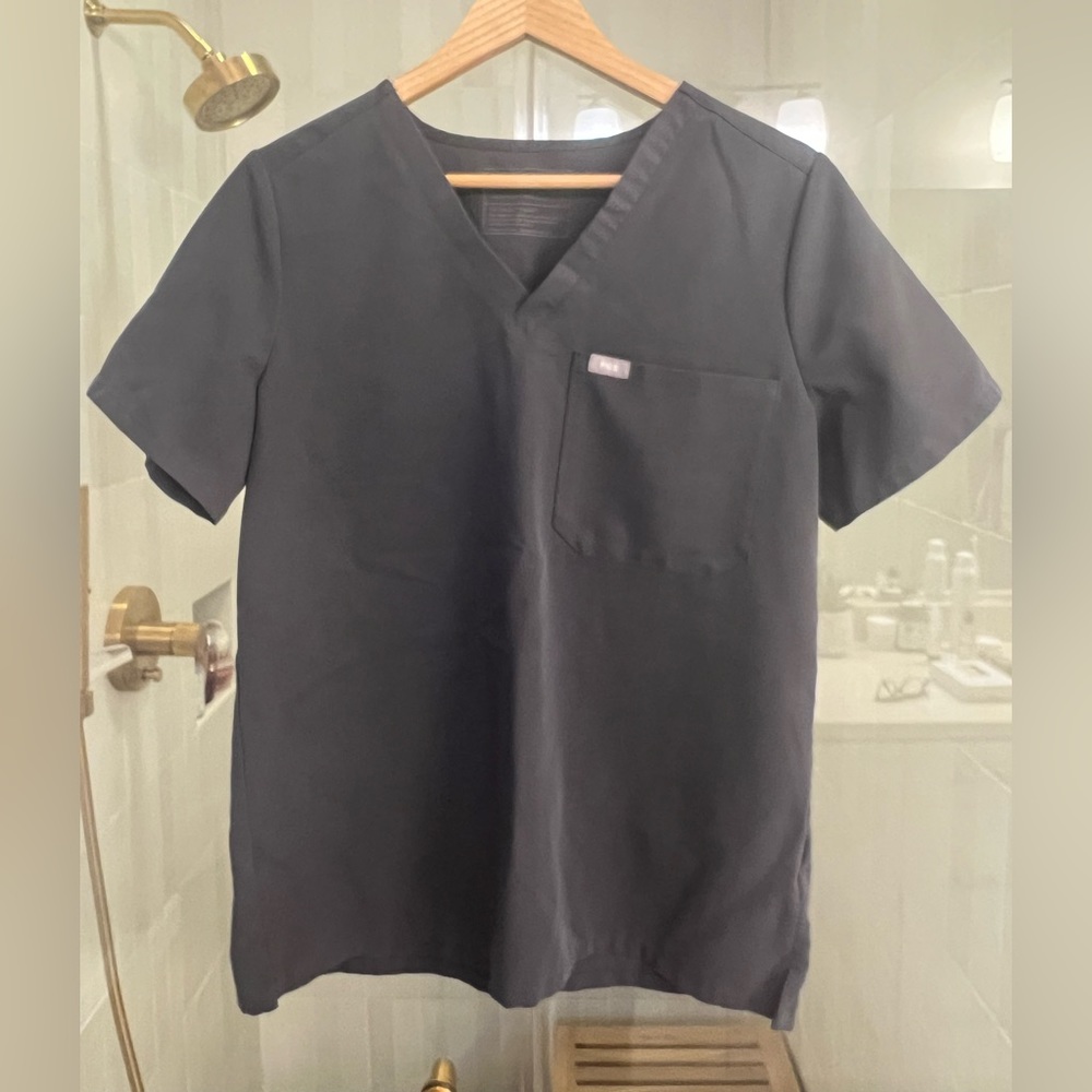 Medium Catarina Figs Top-CHARCOAL